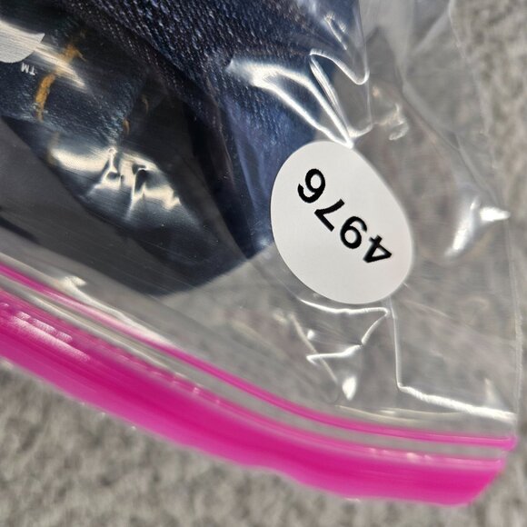 Sold Levis 511 Jeans Mens 32x34 Dark Blue Denim Slim Fit Straight Leg - Picture 16 of 16